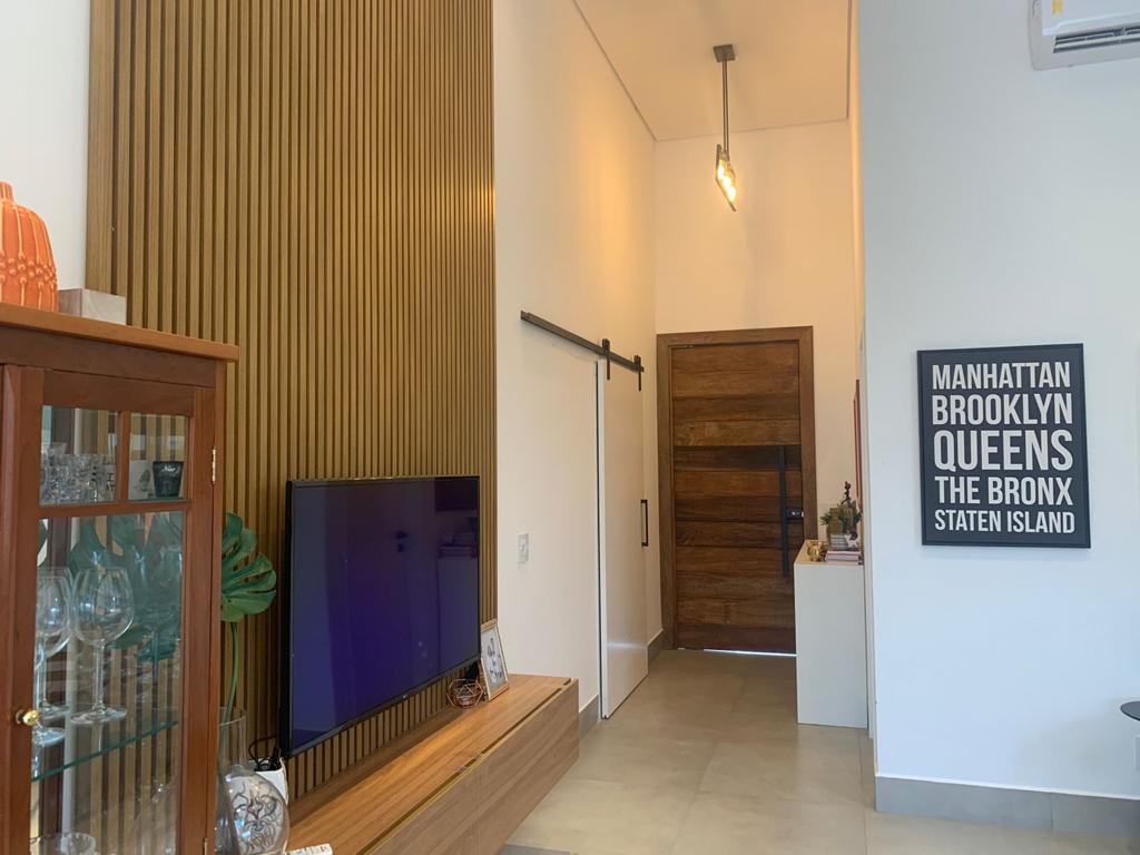 Casa a venda em condomínio fechado mobiliada