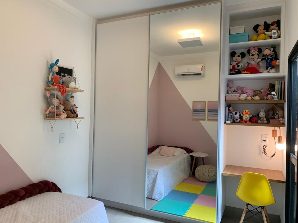 Casa a venda em condomínio fechado mobiliada