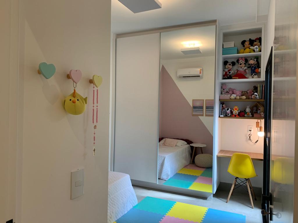 Casa a venda em condomínio fechado mobiliada