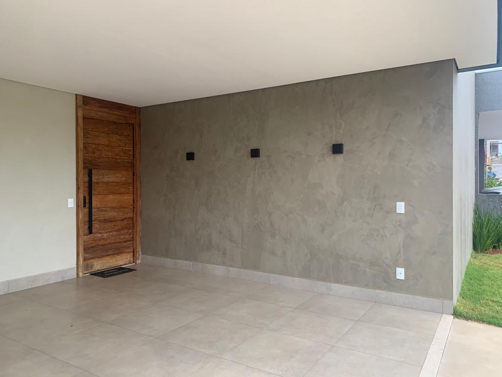 Casa a venda em condomínio fechado mobiliada