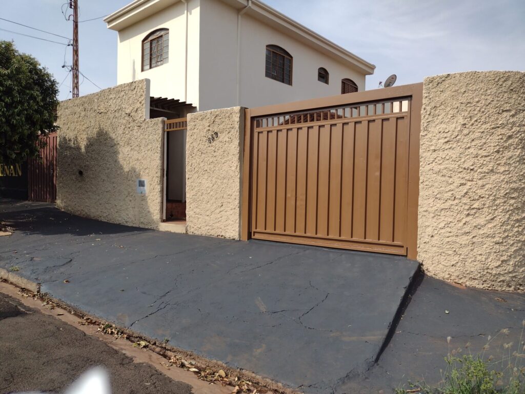 Casa a venda, 100 metros da Represa Municipal