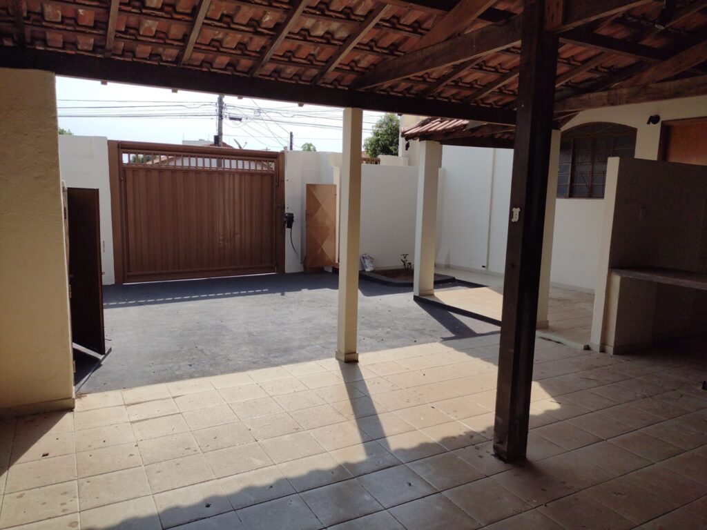 Casa a venda, 100 metros da Represa Municipal