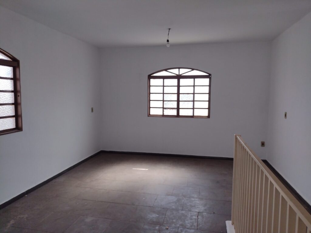 Casa a venda, 100 metros da Represa Municipal