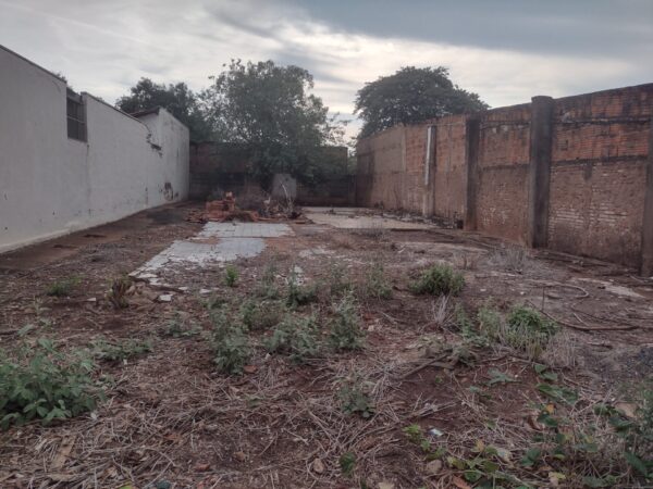 Terreno Comercial para locação 300m²