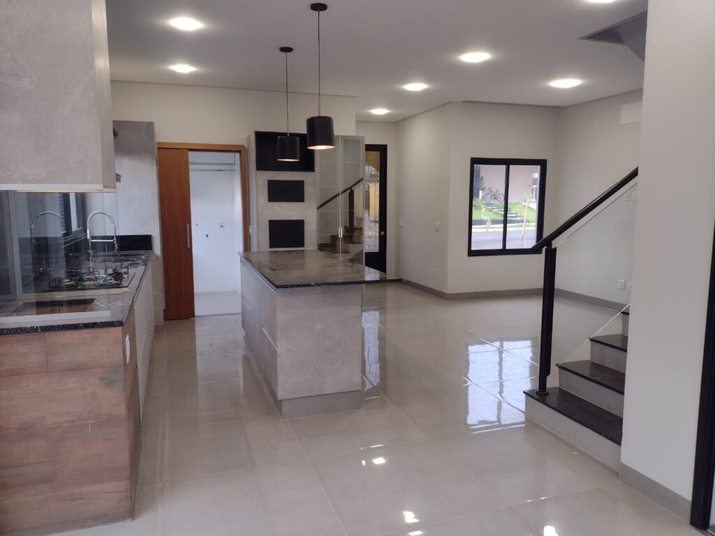 Casa a venda condomínio Figueira II