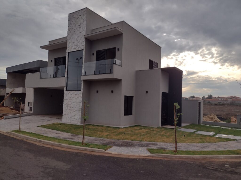 Casa a venda condomínio Figueira II