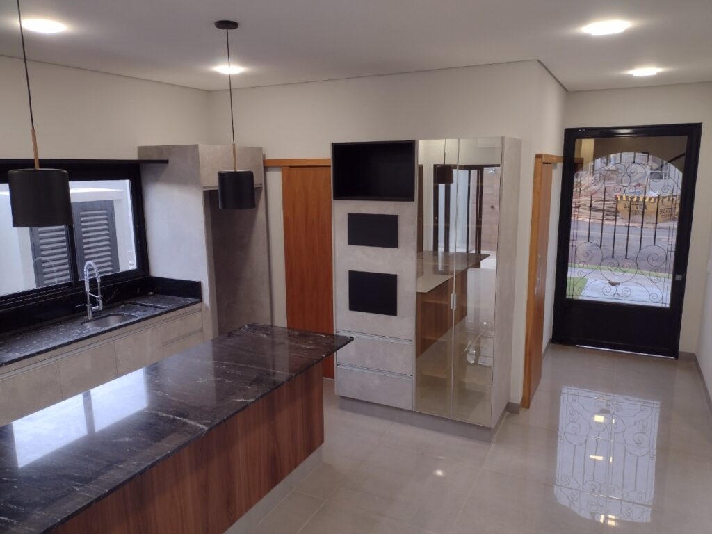 Casa a venda condomínio Figueira II