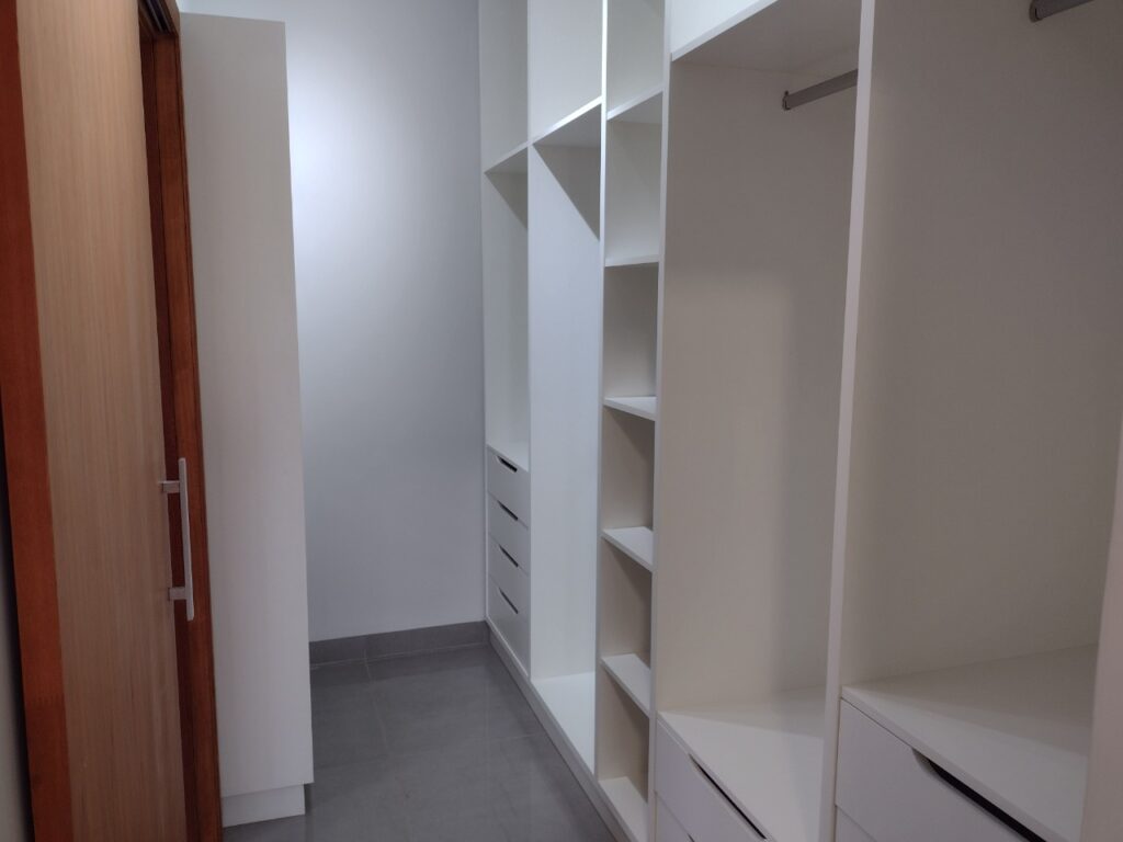 Casa a venda condomínio Figueira II