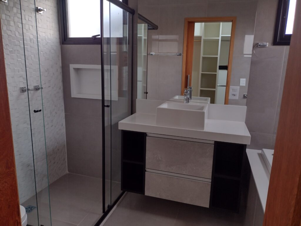 Casa a venda condomínio Figueira II