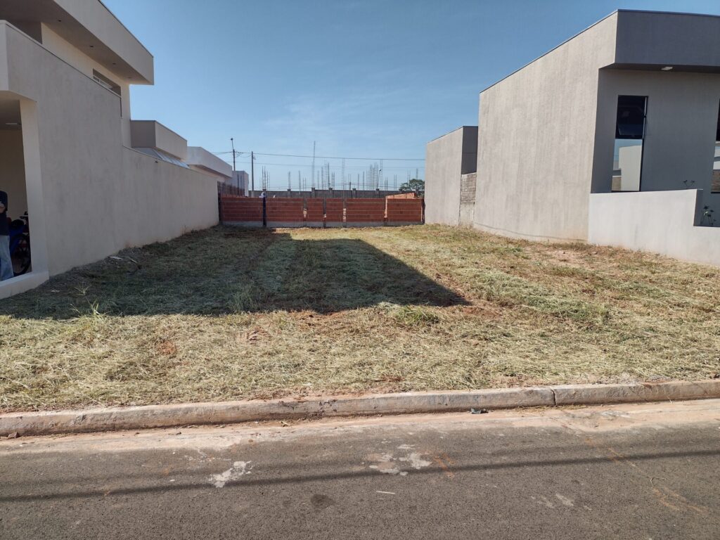 Vende-se terreno Cond. Fechado 253 m² $ 190.000,00 Vende-se terreno Cond. Fechado 253 m² $ 190.000,00