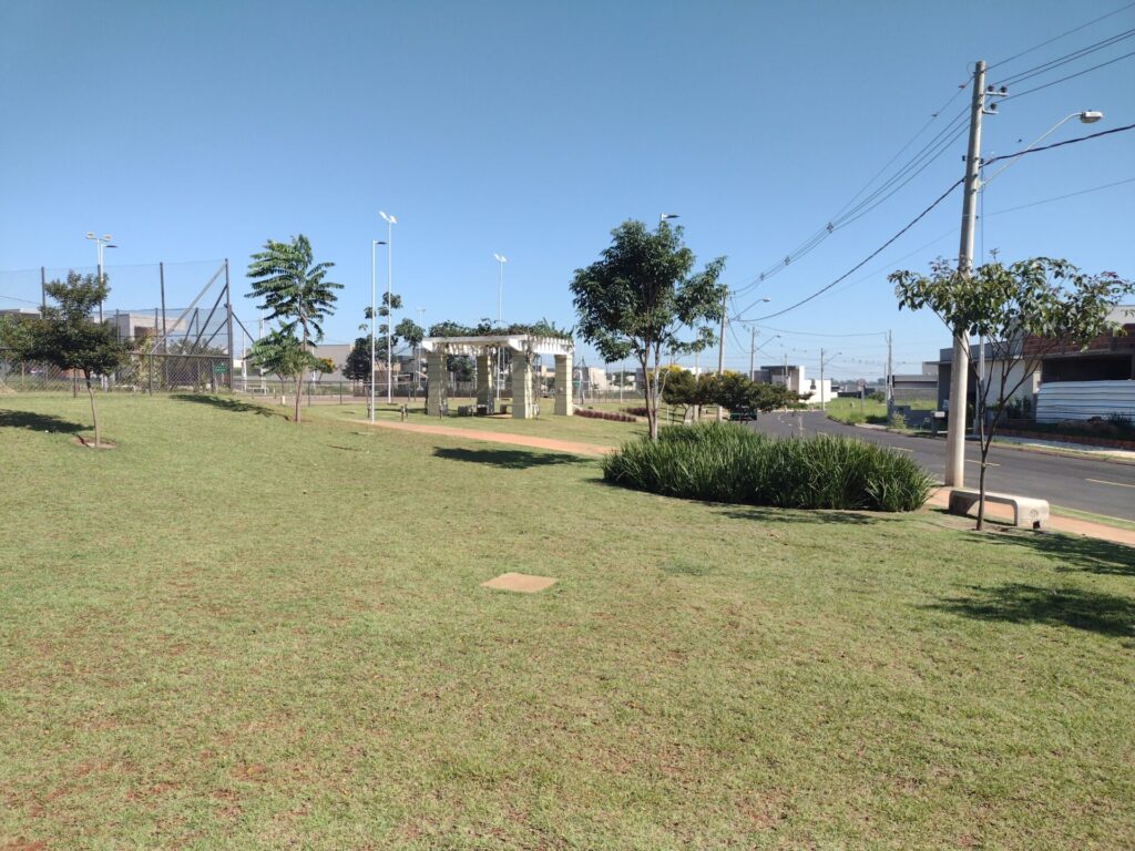 Vende-se terreno Cond. Fechado 253 m² $ 190.000,00 Vende-se terreno Cond. Fechado 253 m² $ 190.000,00