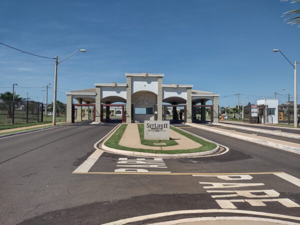 Vende-se terreno Cond. Fechado 253 m² $ 190.000,00