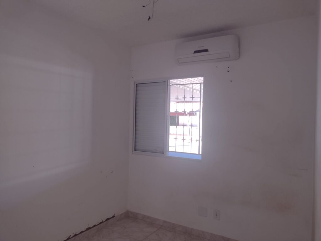 Vende-se Casa Cond. Fechado 2 dormitórios –  $ 250.000,00