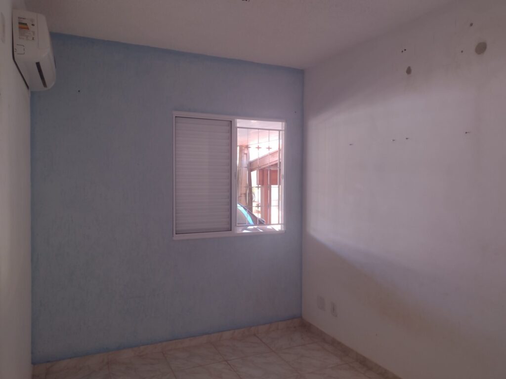 Vende-se Casa Cond. Fechado 2 dormitórios –  $ 250.000,00