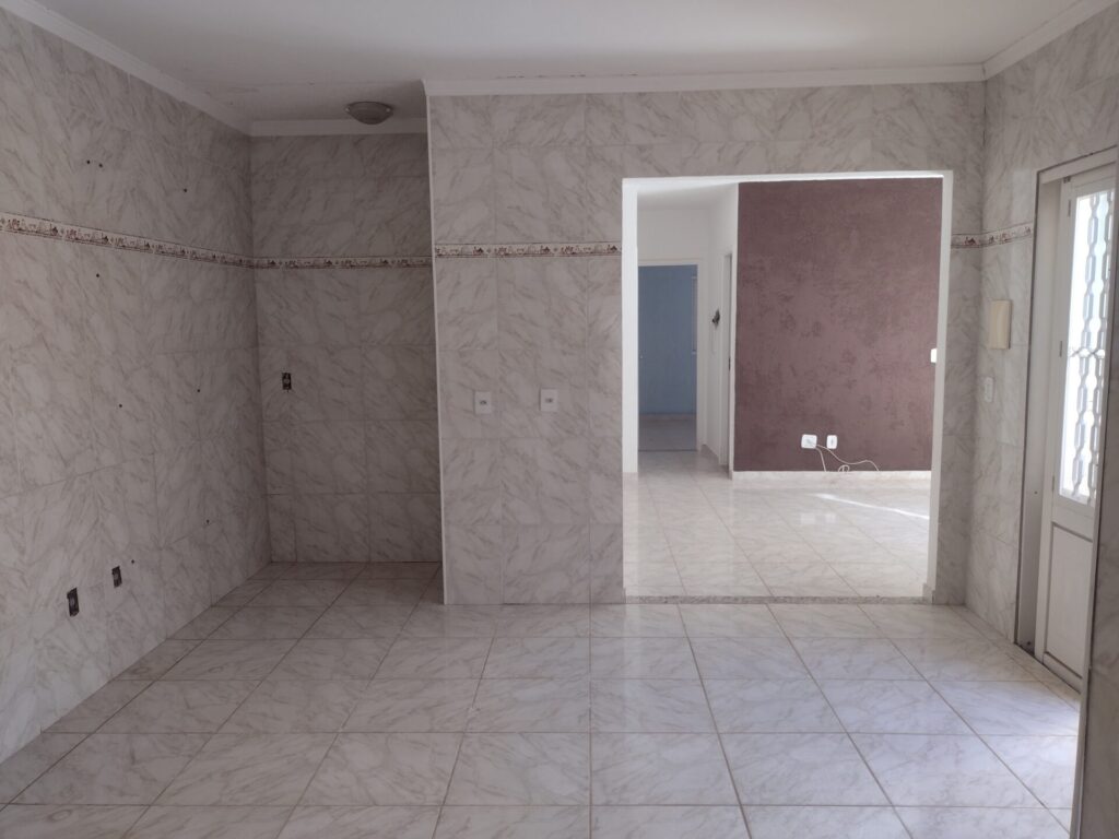 Vende-se Casa Cond. Fechado 2 dormitórios –  $ 250.000,00