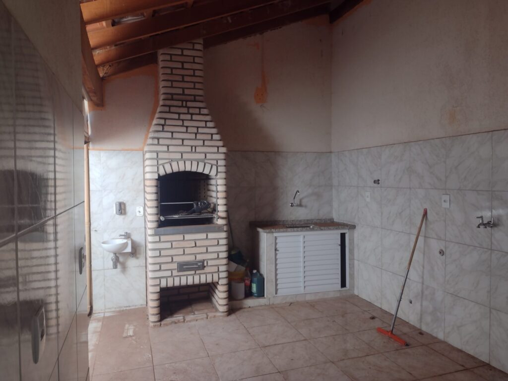 Vende-se Casa Cond. Fechado 2 dormitórios –  $ 250.000,00