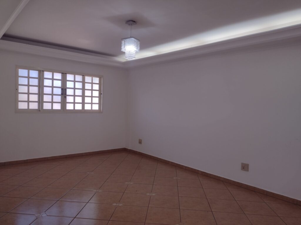 Vende-se Exc. Sobrado Jd. Antonieta $ 500.000,00