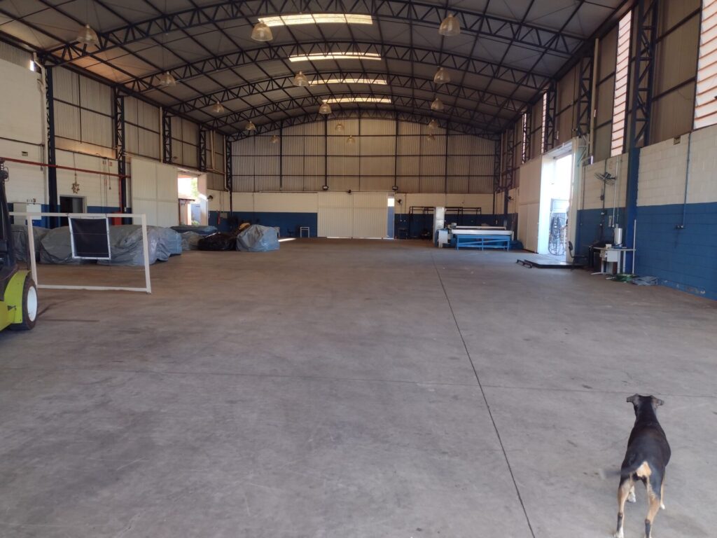 Vende-se Salão Industrial $ 4.000.000,00