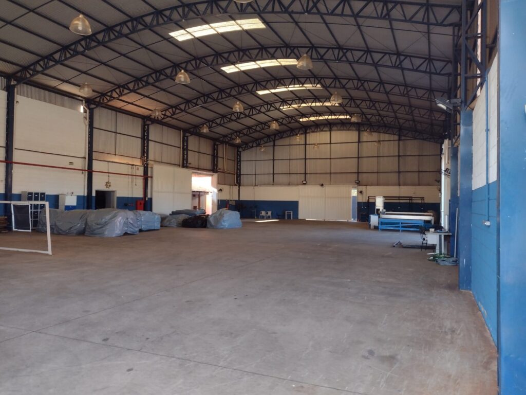 Vende-se Salão Industrial $ 4.000.000,00