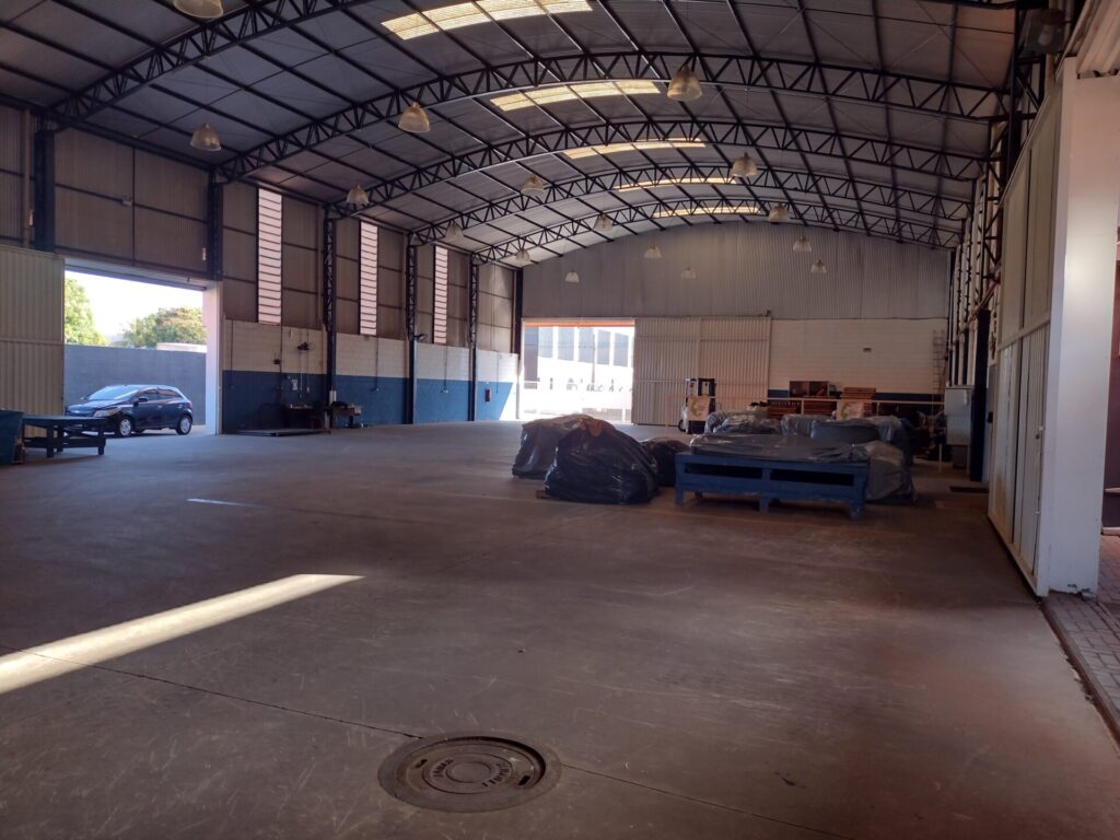 Vende-se Salão Industrial $ 4.000.000,00