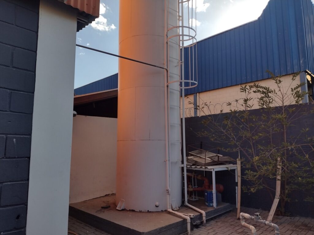 Vende-se Salão Industrial $ 4.000.000,00