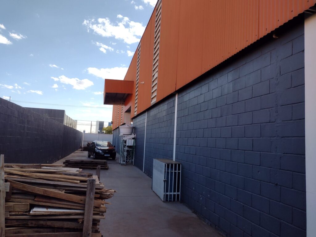 Vende-se Salão Industrial $ 4.000.000,00