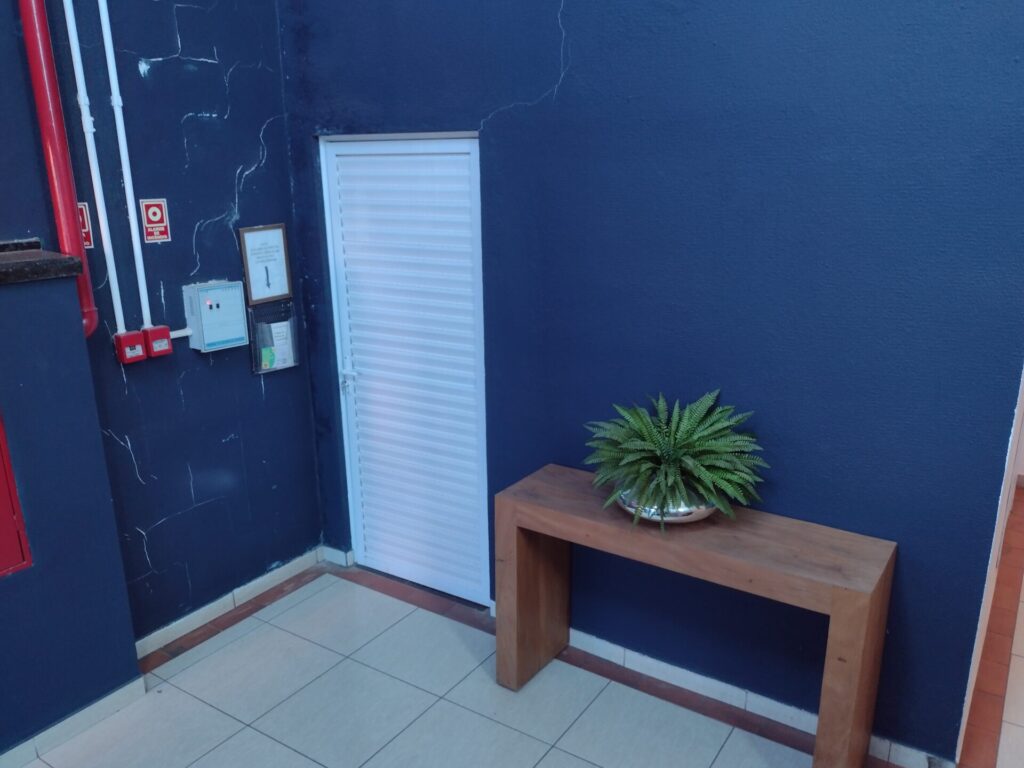 Vende-se Salão Industrial $ 4.000.000,00