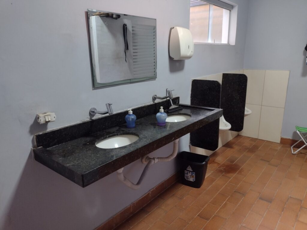 Vende-se Salão Industrial $ 4.000.000,00