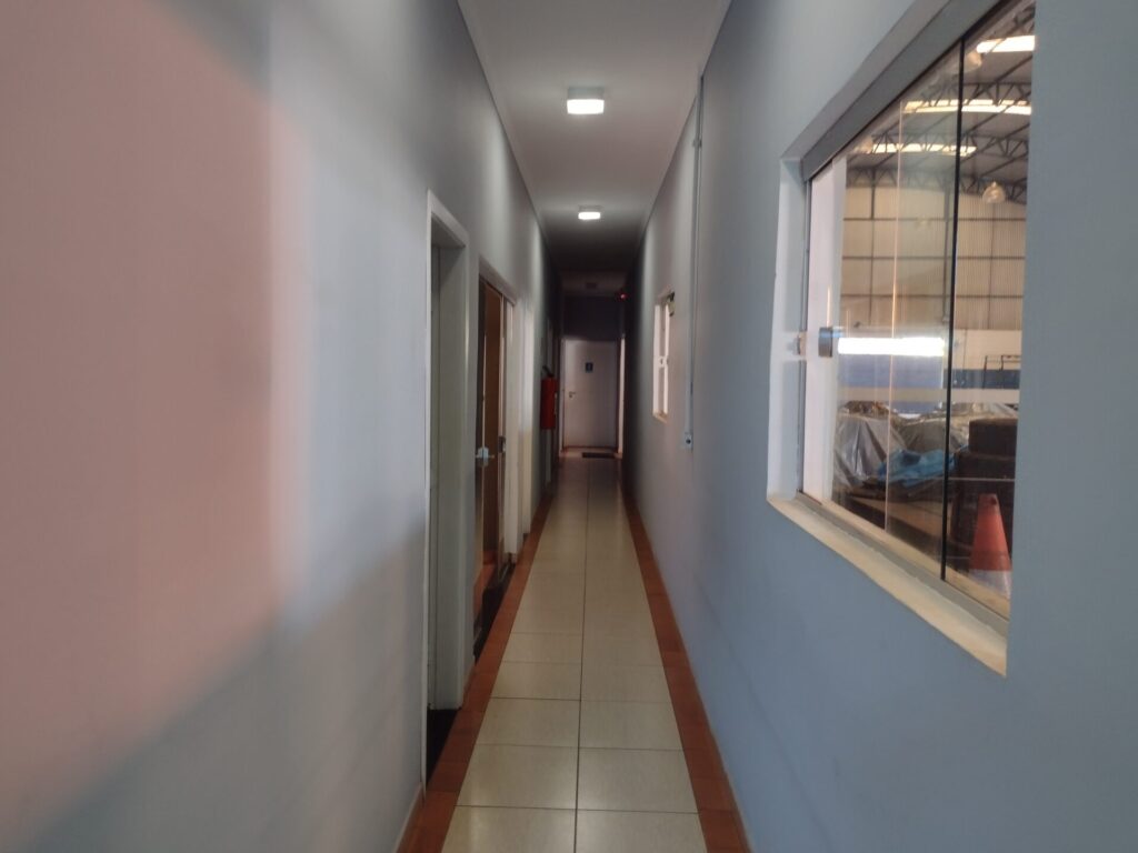 Vende-se Salão Industrial $ 4.000.000,00