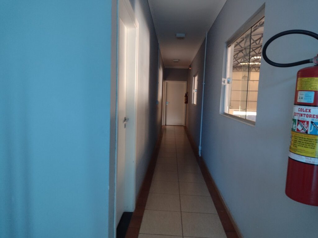 Vende-se Salão Industrial $ 4.000.000,00