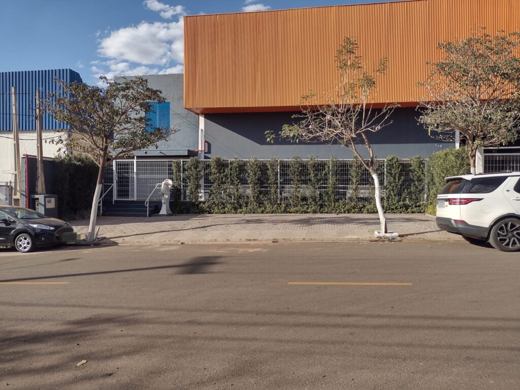 Vende-se Salão Industrial $ 4.000.000,00