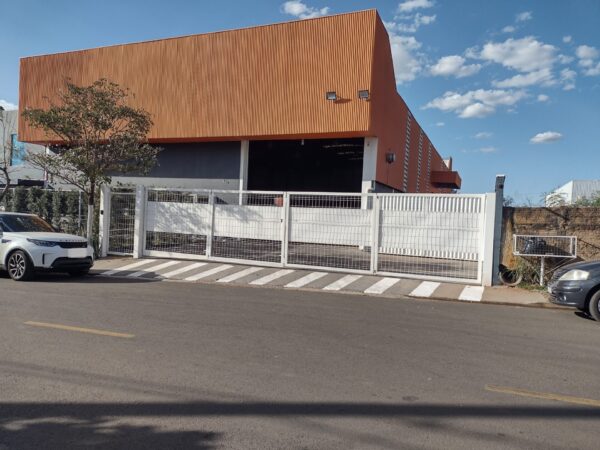 Vende-se Salão Industrial $ 4.000.000,00