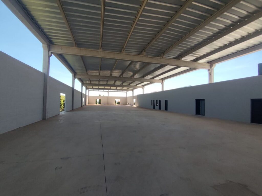 Vende-se Salão Industrial 1.400m² $ 7.500.000,00