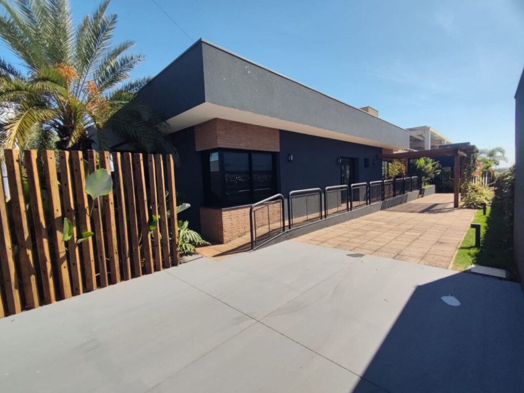Vende-se Salão Industrial 1.400m² $ 7.500.000,00