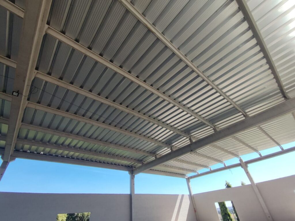Vende-se Salão Industrial 1.400m² $ 7.500.000,00