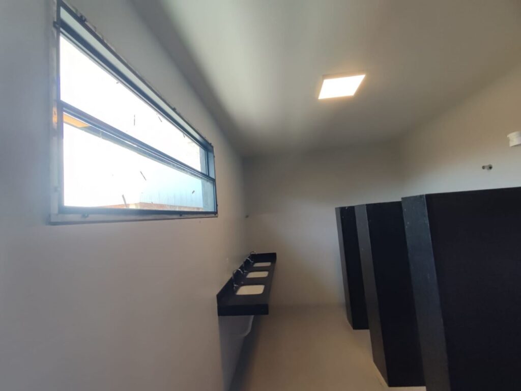 Vende-se Salão Industrial 1.400m² $ 7.500.000,00