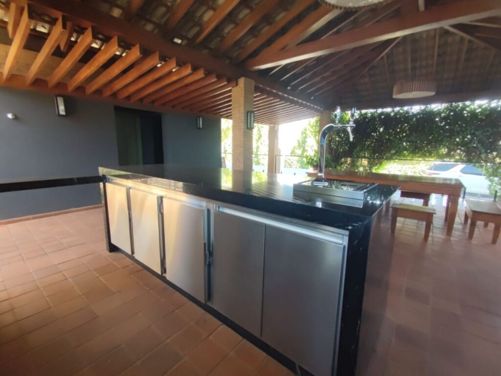 Vende-se Salão Industrial 1.400m² $ 7.500.000,00