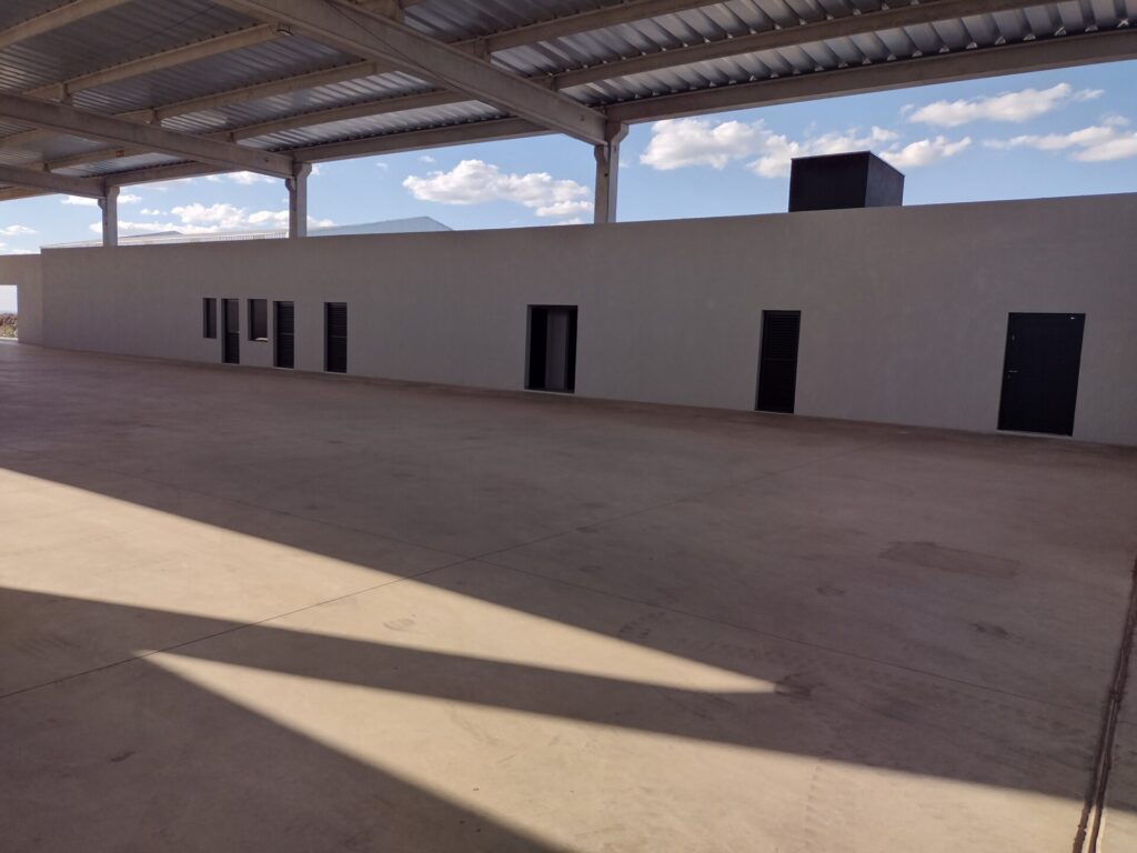 Vende-se Salão Industrial 1.400m² $ 7.500.000,00