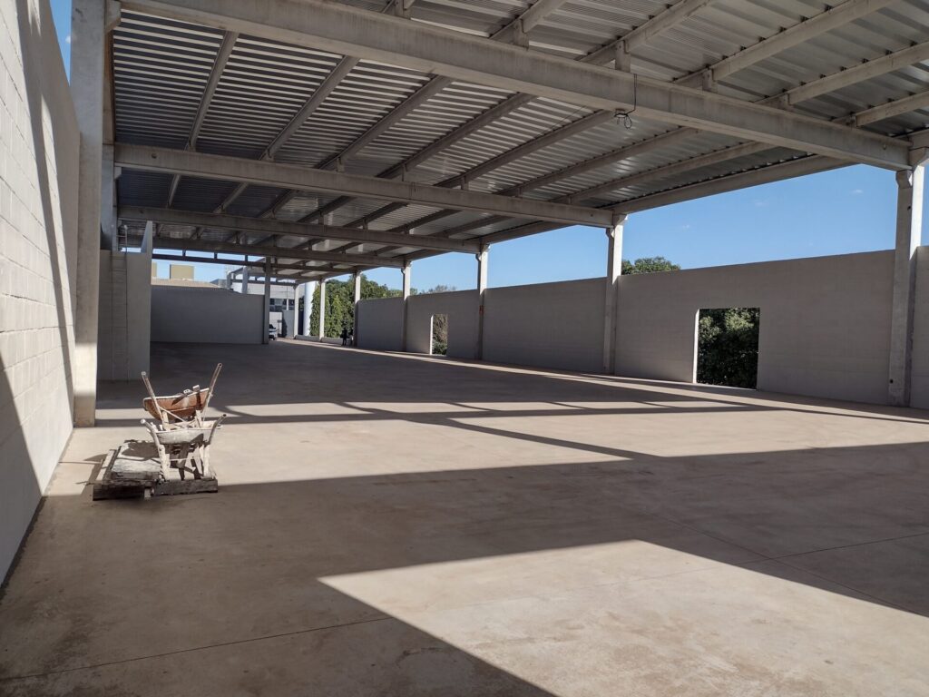 Vende-se Salão Industrial 1.400m² $ 7.500.000,00