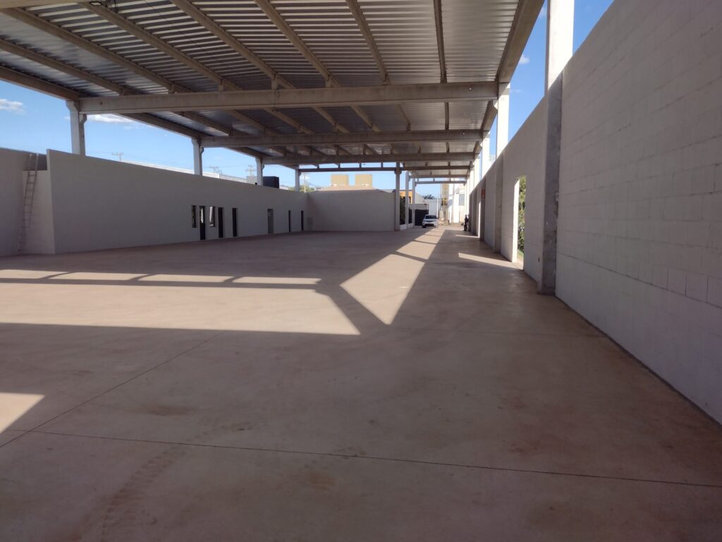 Vende-se Salão Industrial 1.400m² $ 7.500.000,00