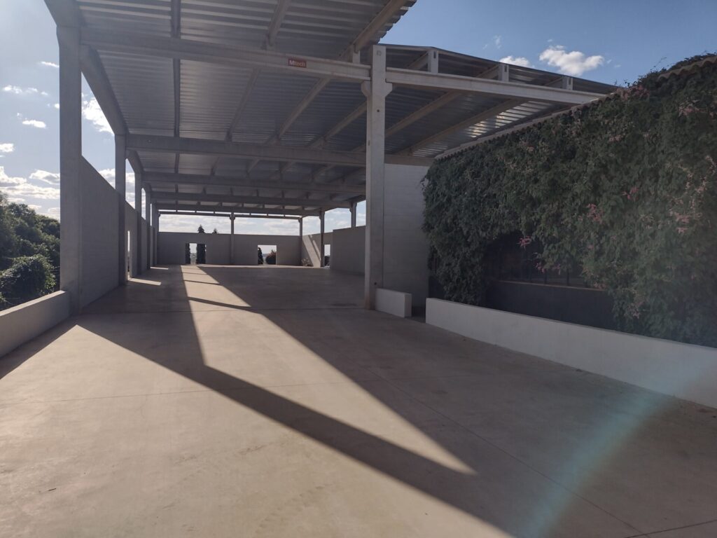 Vende-se Salão Industrial 1.400m² $ 7.500.000,00