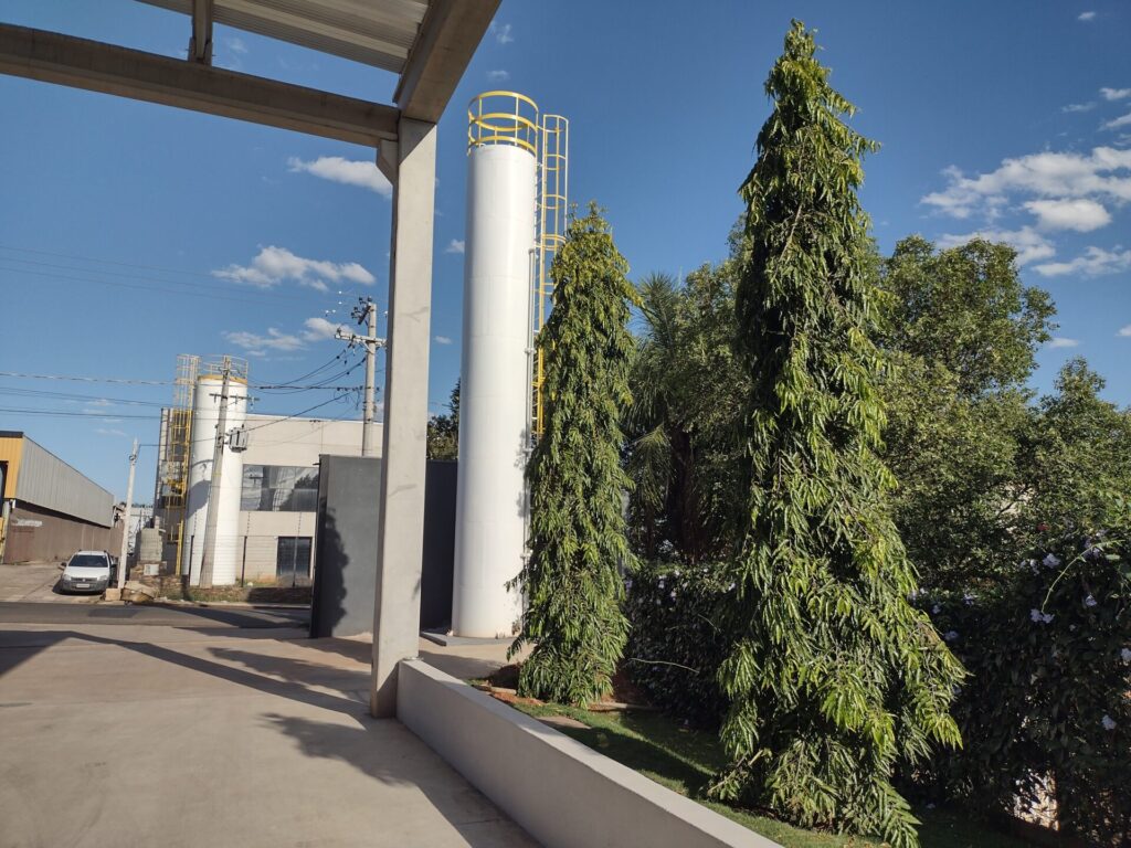 Vende-se Salão Industrial 1.400m² $ 7.500.000,00