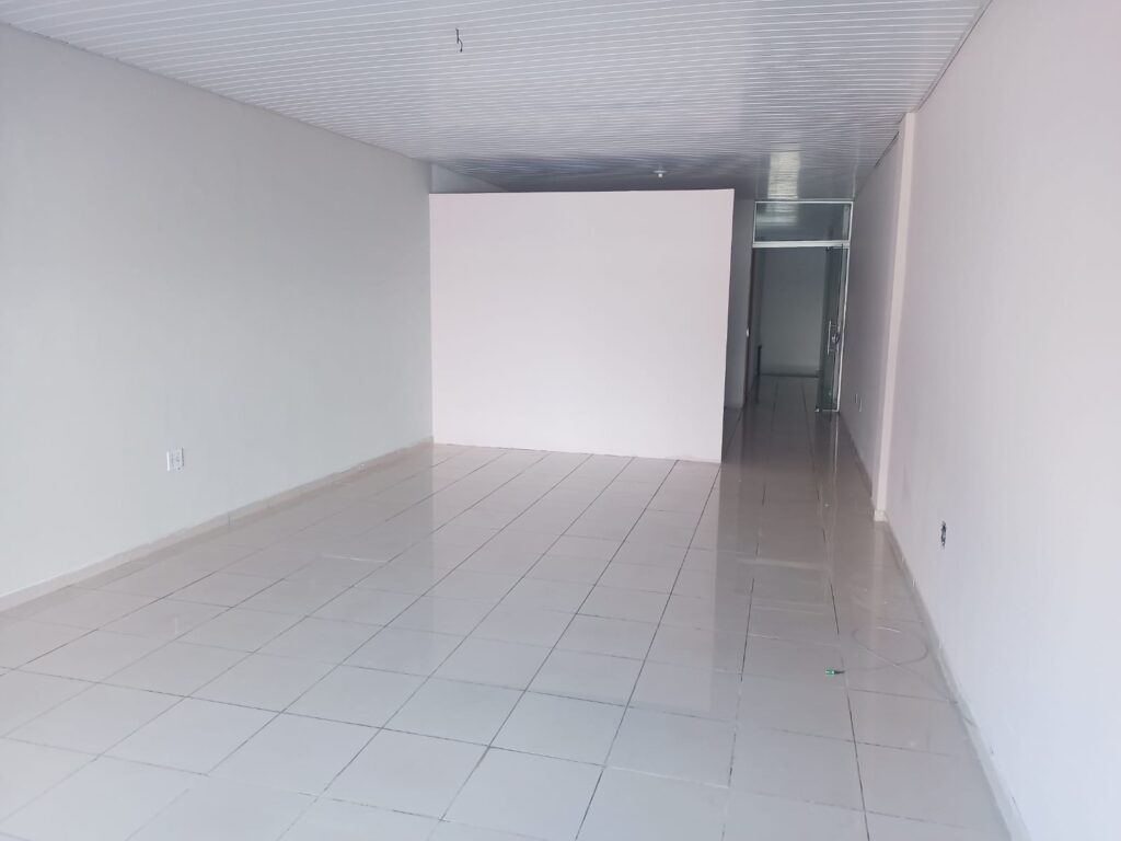 Aluga-se Sala Comercial Térrea no Centro $ 3.000,00