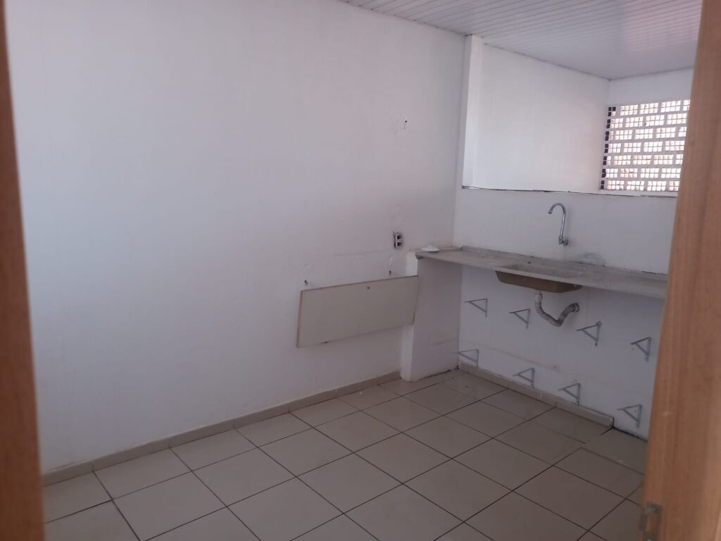 Aluga-se Sala Comercial Térrea no Centro $ 3.000,00