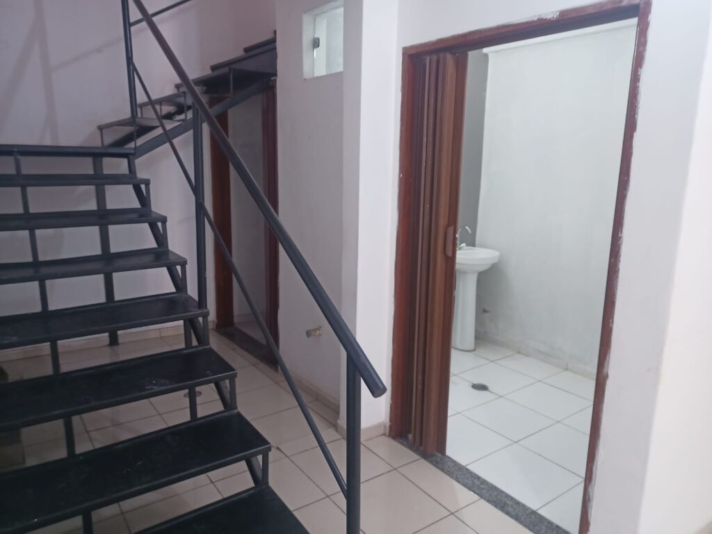 Aluga-se Sala Comercial Térrea no Centro $ 3.000,00