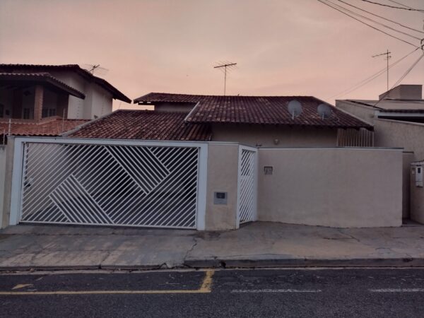 Vende-se Casa Res. Quinta das Paineiras $ 690.000,00