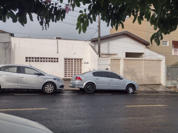 Vende-se Casa c/ edícula + salão na Vila Maceno $ 450.000,00