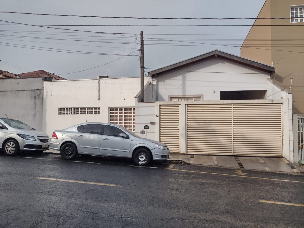 Vende-se Casa c/ edícula + salão na Vila Maceno $ 450.000,00