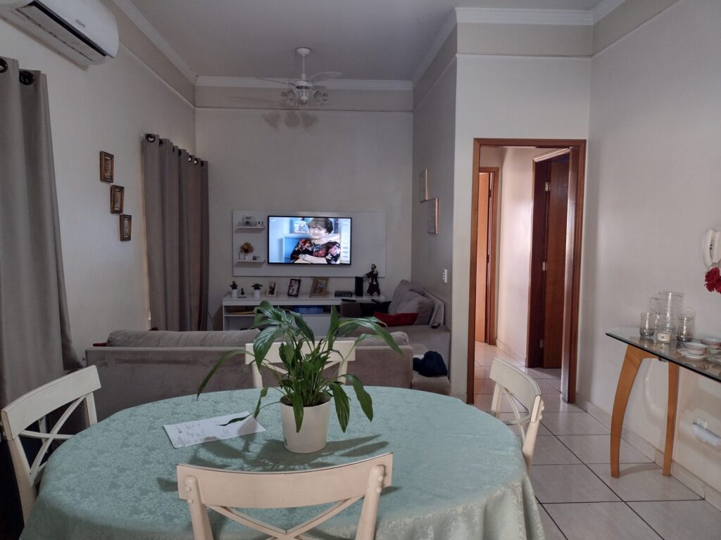 Vende-se Casa c/ edícula + salão na Vila Maceno $ 450.000,00