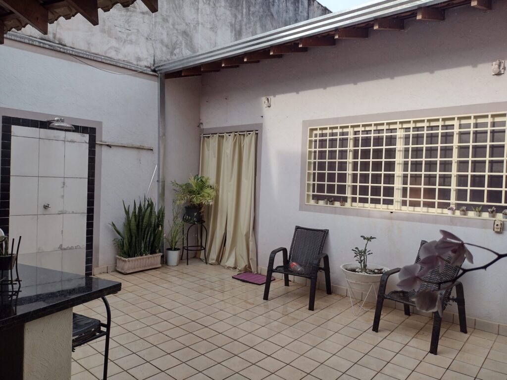 Vende-se Casa c/ edícula + salão na Vila Maceno $ 450.000,00